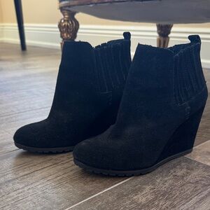 Gianni Bini Black Textured Ankle Boots